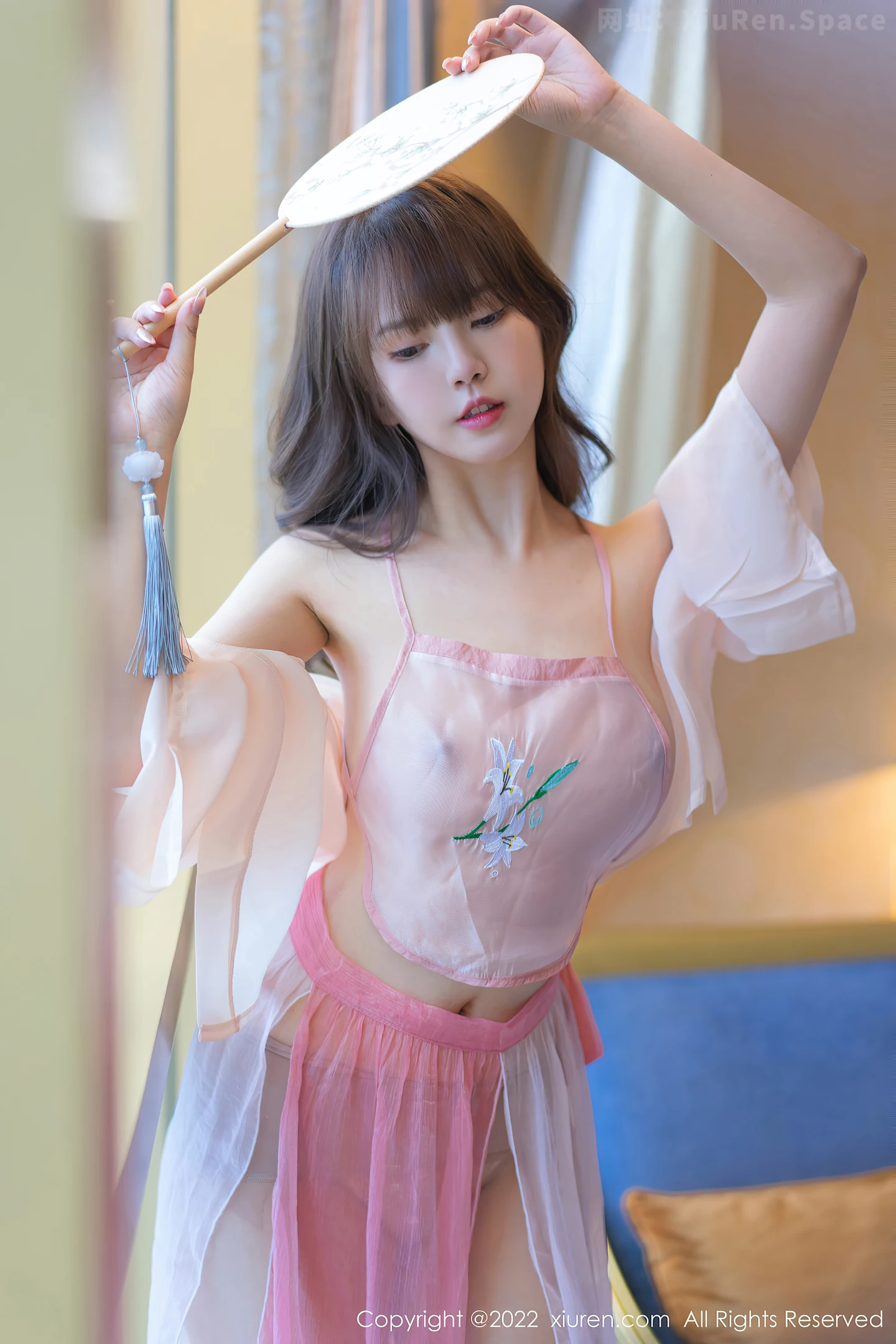 图片[4]-[XiuRen秀人网] VOL.5148 模特张思允Nice私房浅色轻透古装服饰半脱秀完美身材诱惑写真47P-秀人网官方网站